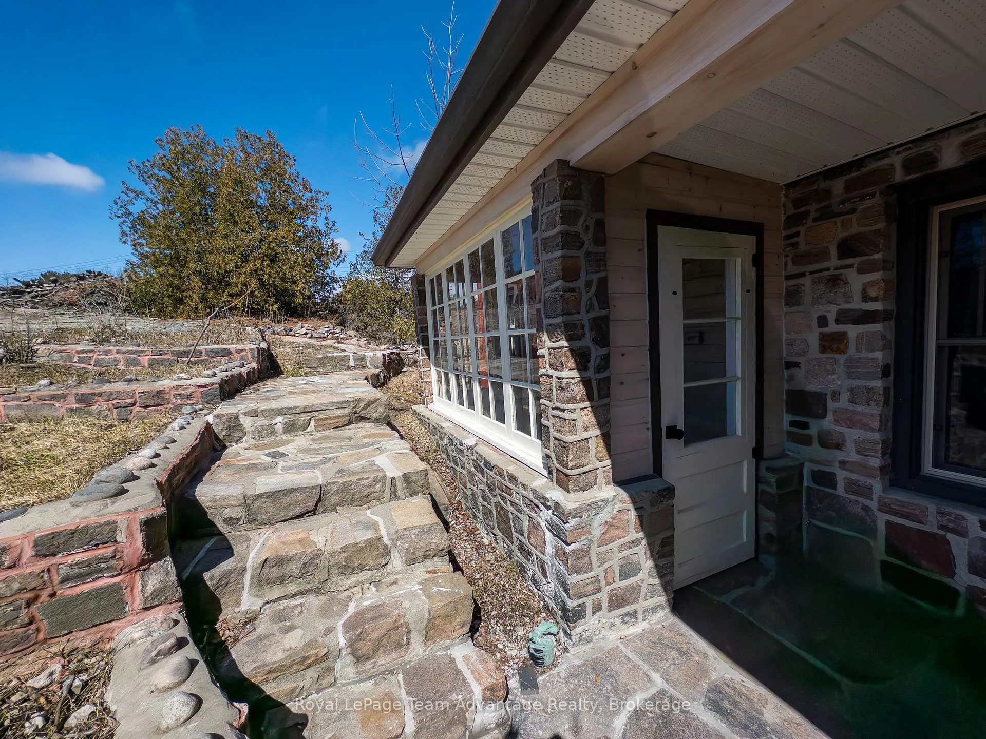 Photo 22 of 945 Riverside Drive, Parry Sound Remote Area, Wallbridge — HOMEH