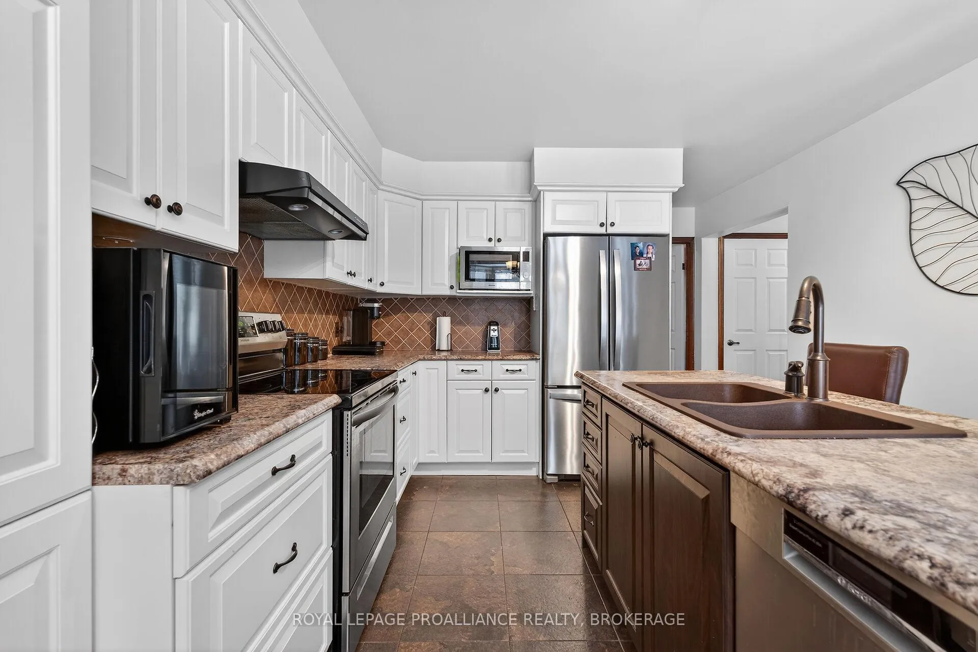 Photo 11 of 1021 Dunham Street, Kingston, North of Taylor-Kidd Blvd — HOMEH