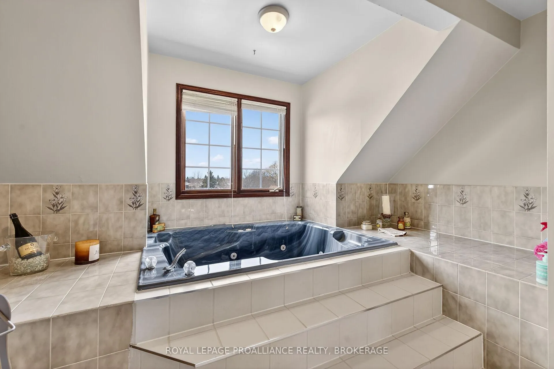 Photo 27 of 1021 Dunham Street, Kingston, North of Taylor-Kidd Blvd — HOMEH