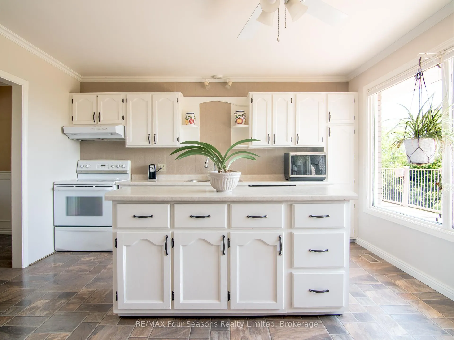 Photo 12 of 247 Jackson Drive, Cramahe, Rural Cramahe — HOMEH