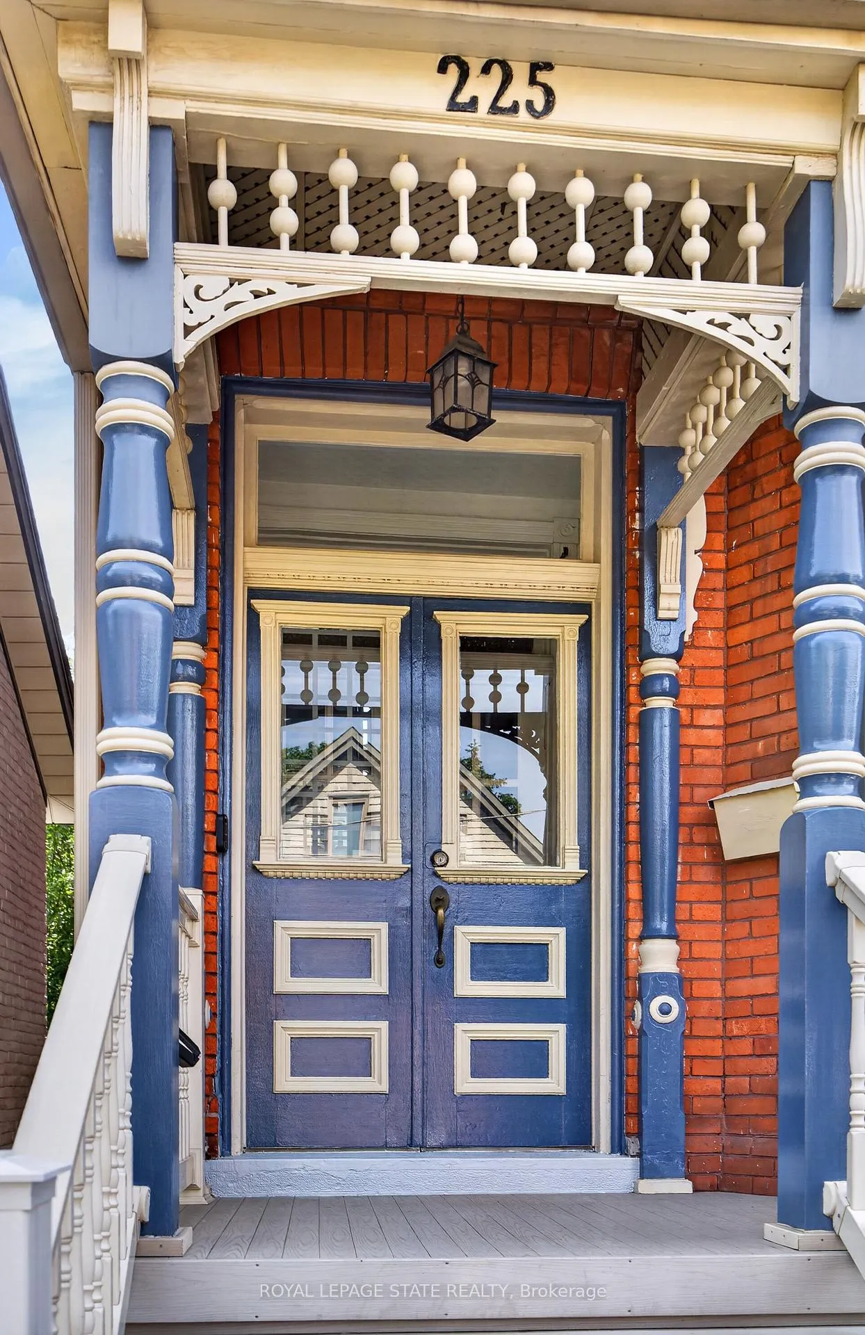Photo 3 of 225 Hess Street S, Hamilton, Durand — HOMEH