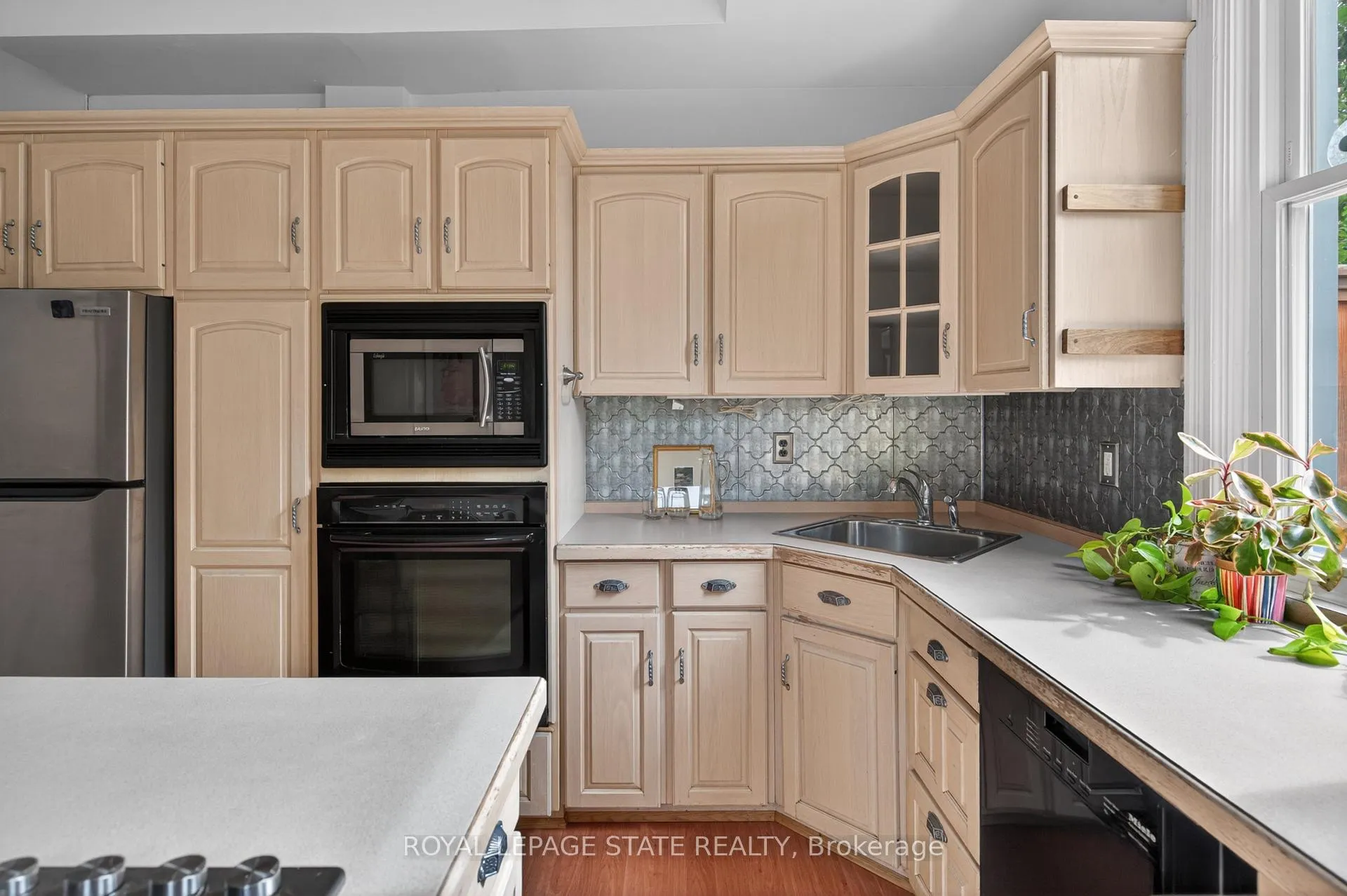 Photo 17 of 225 Hess Street S, Hamilton, Durand — HOMEH