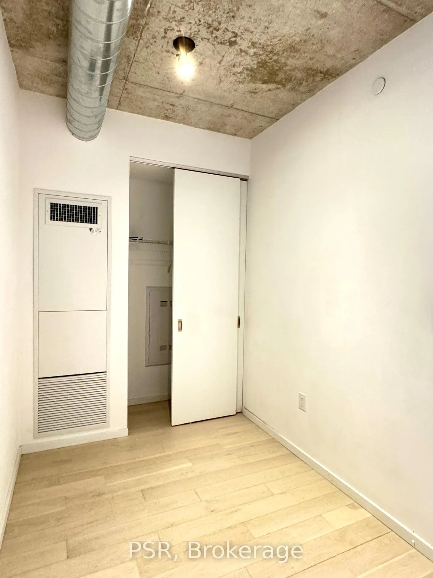 Photo 2 of Unit 510, 21 Lawren Harris Square, Toronto, Moss Park — HOMEH
