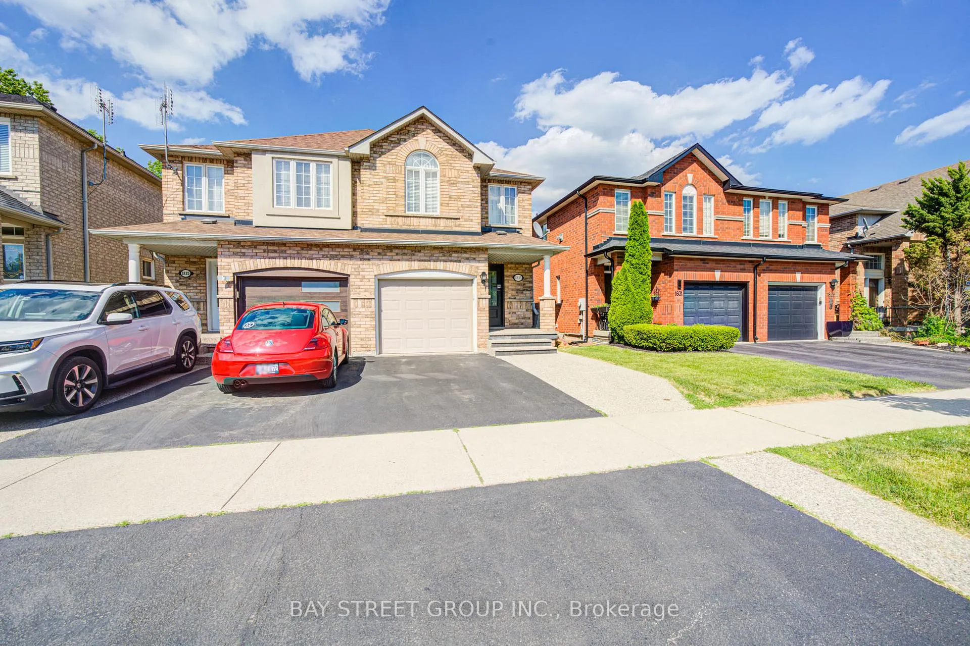 Photo 2 of 1833 Hobson Drive, Burlington, Uptown — HOMEH