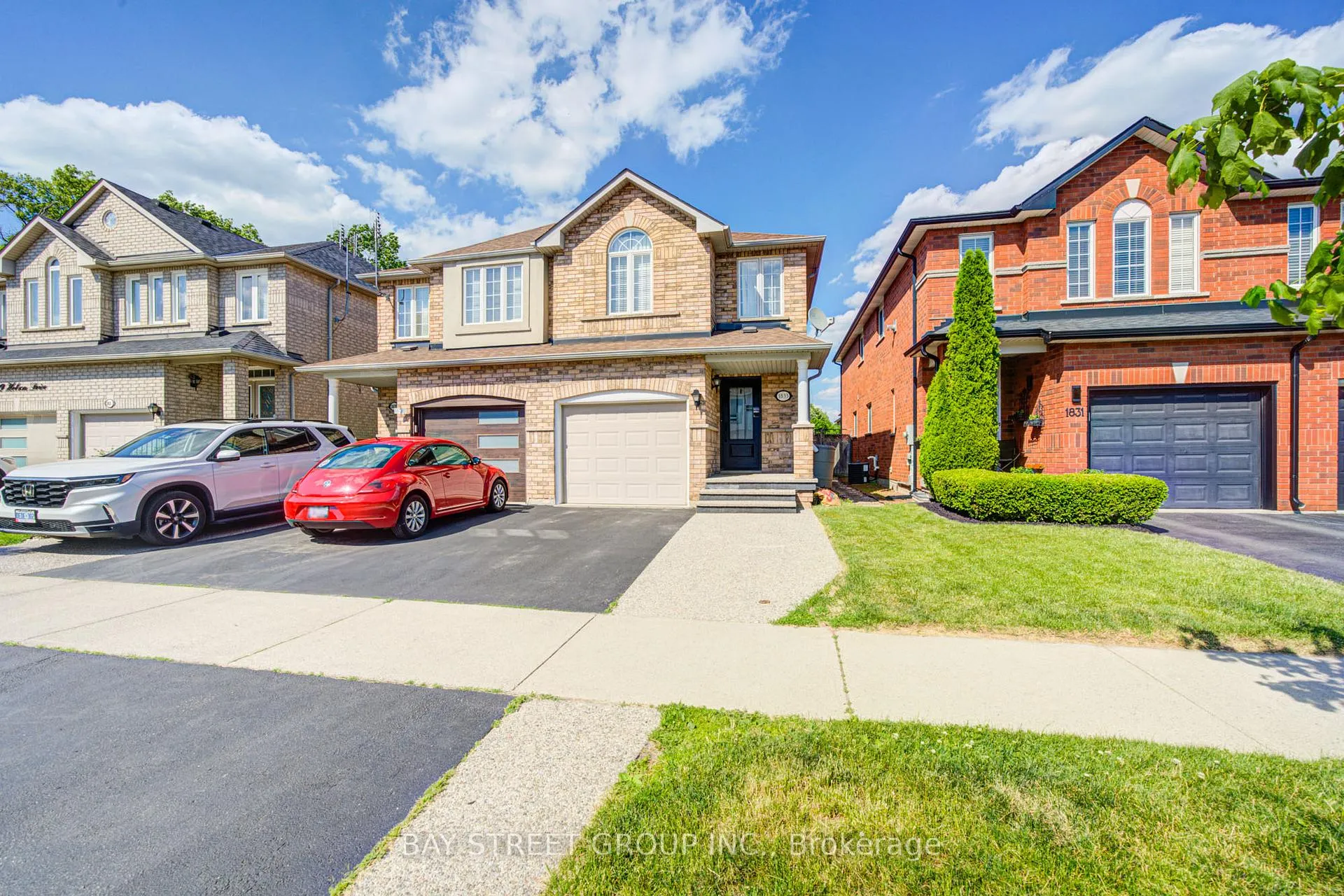 Photo 3 of 1833 Hobson Drive, Burlington, Uptown — HOMEH