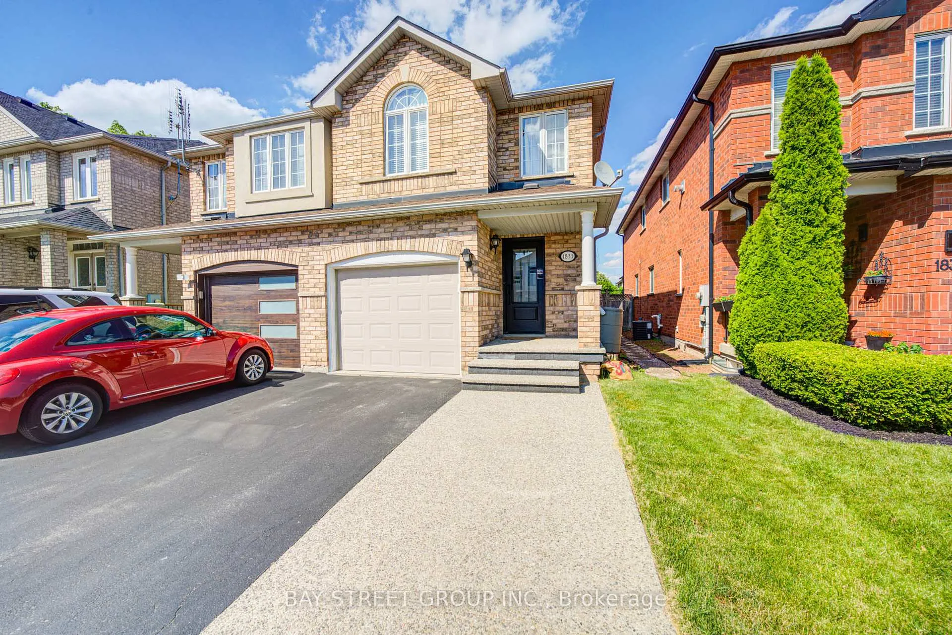 Photo 4 of 1833 Hobson Drive, Burlington, Uptown — HOMEH