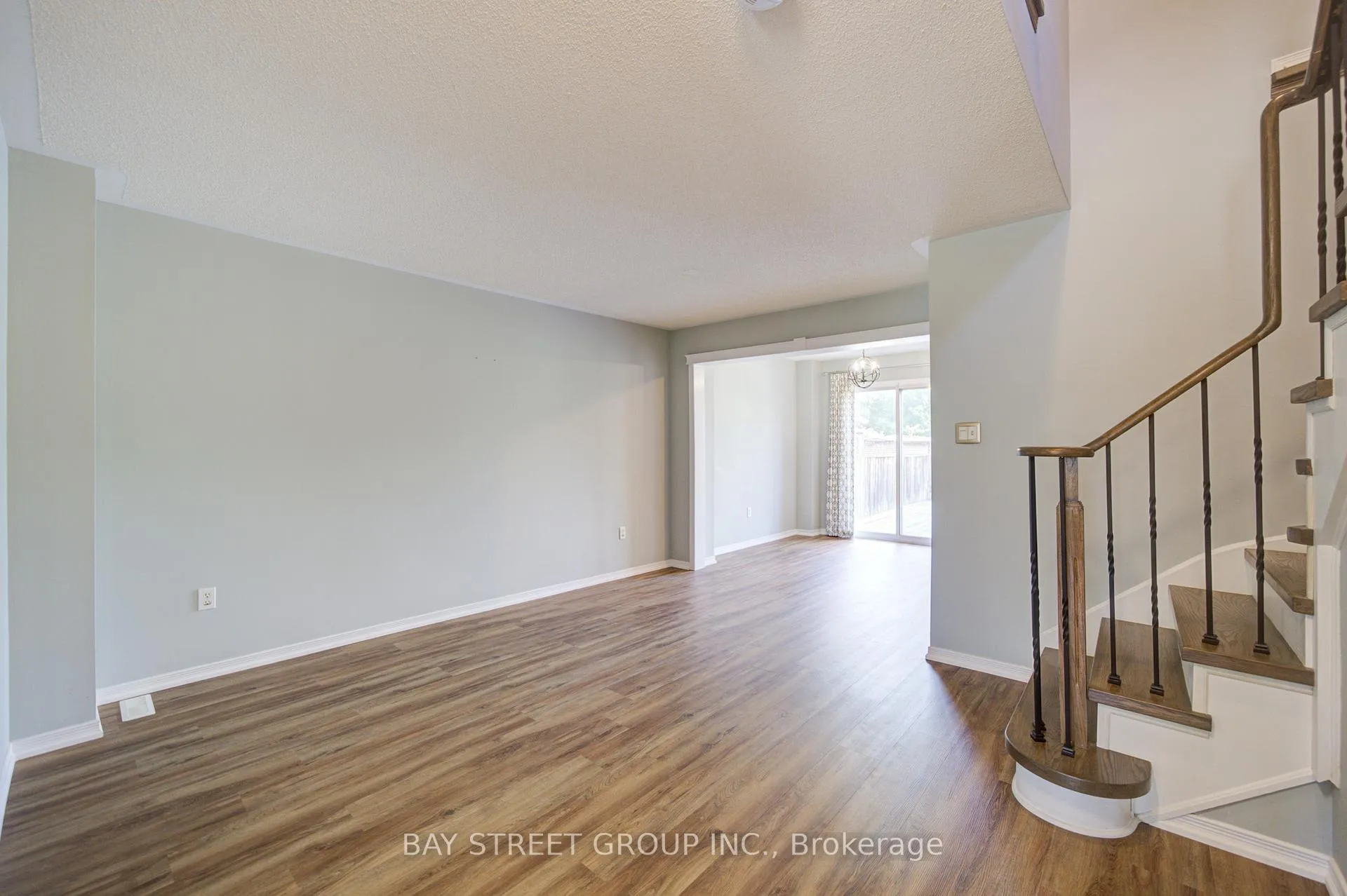 Photo 9 of 1833 Hobson Drive, Burlington, Uptown — HOMEH