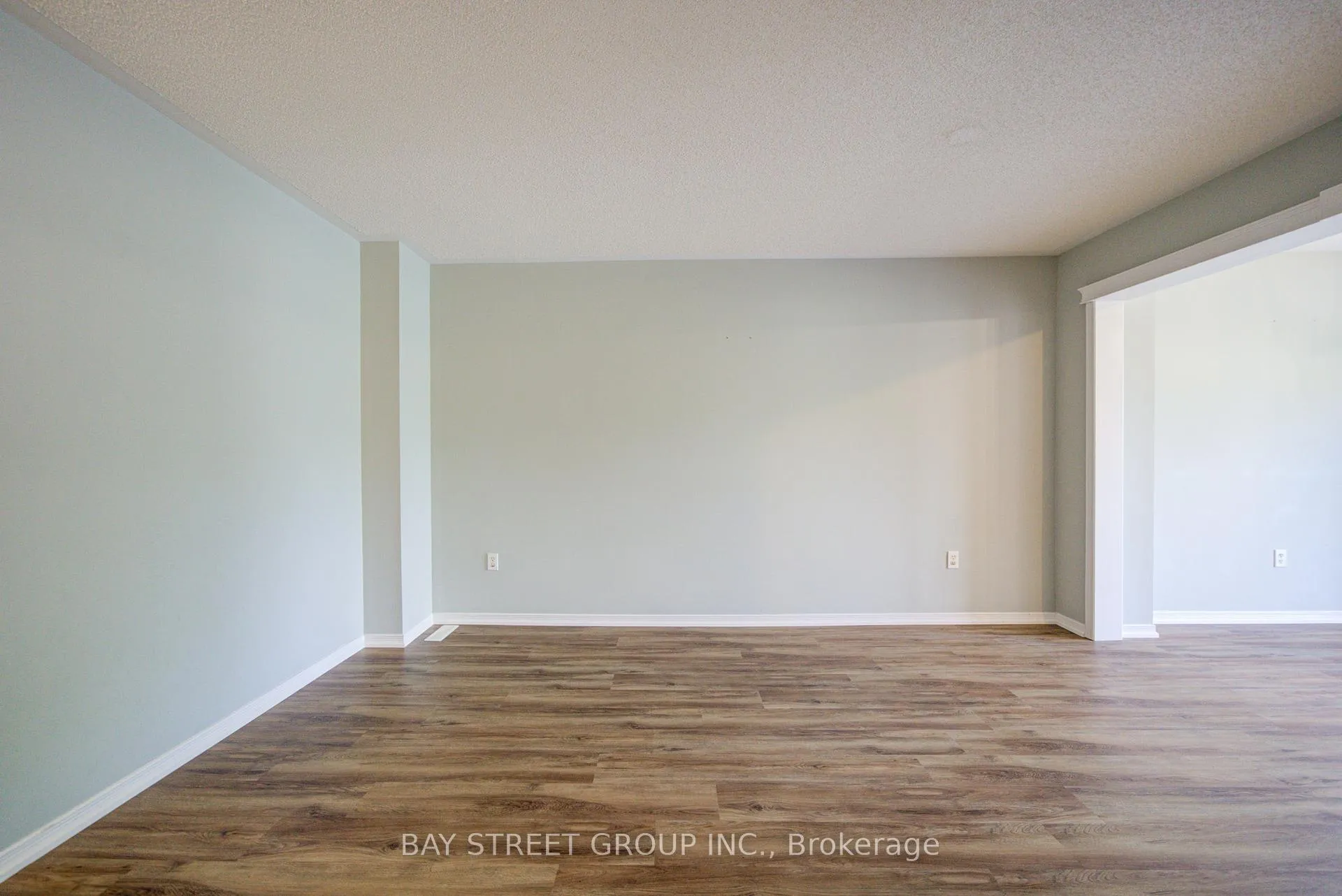 Photo 10 of 1833 Hobson Drive, Burlington, Uptown — HOMEH