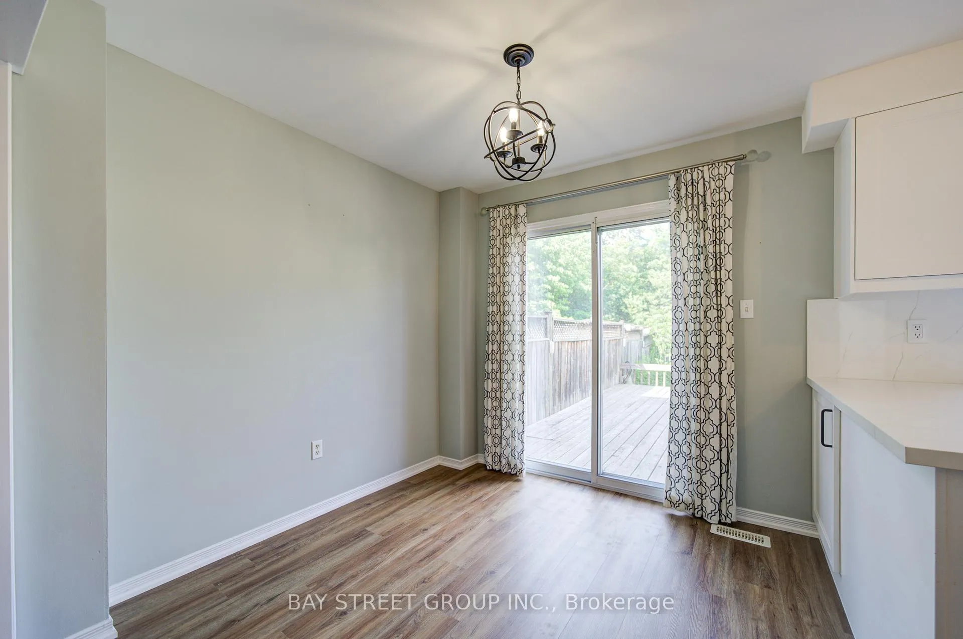 Photo 14 of 1833 Hobson Drive, Burlington, Uptown — HOMEH