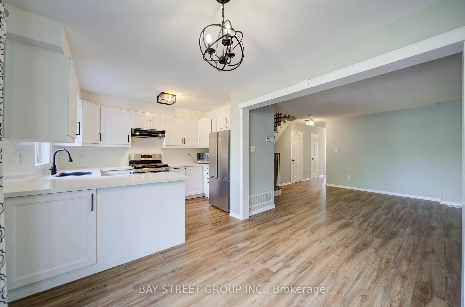 Photo 17 of 1833 Hobson Drive, Burlington, Uptown — HOMEH