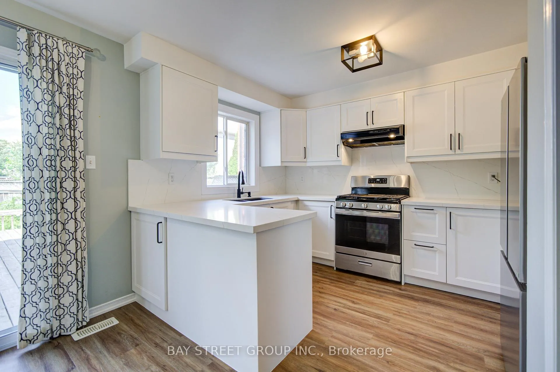 Photo 19 of 1833 Hobson Drive, Burlington, Uptown — HOMEH