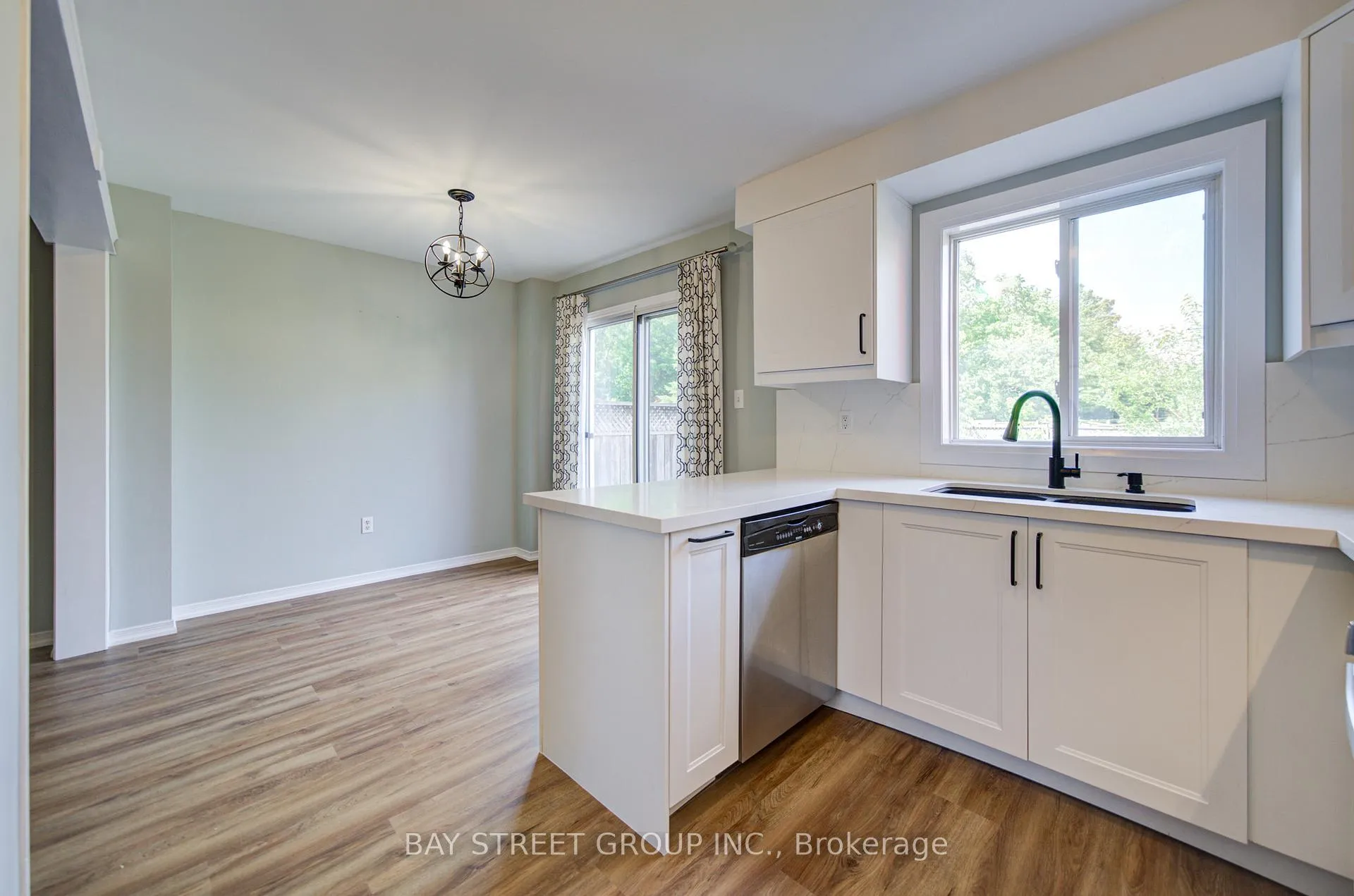 Photo 21 of 1833 Hobson Drive, Burlington, Uptown — HOMEH