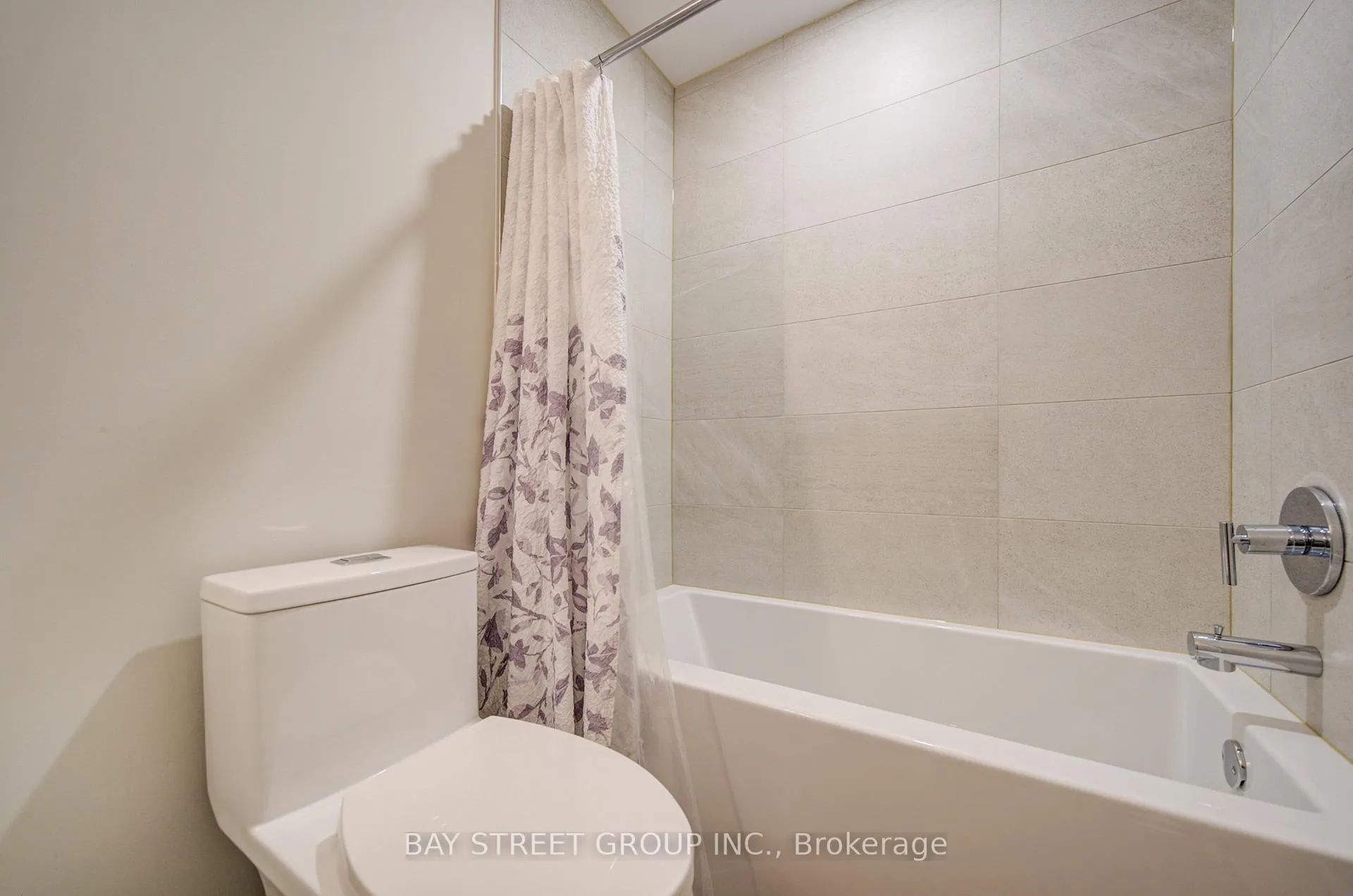 Photo 29 of 1833 Hobson Drive, Burlington, Uptown — HOMEH