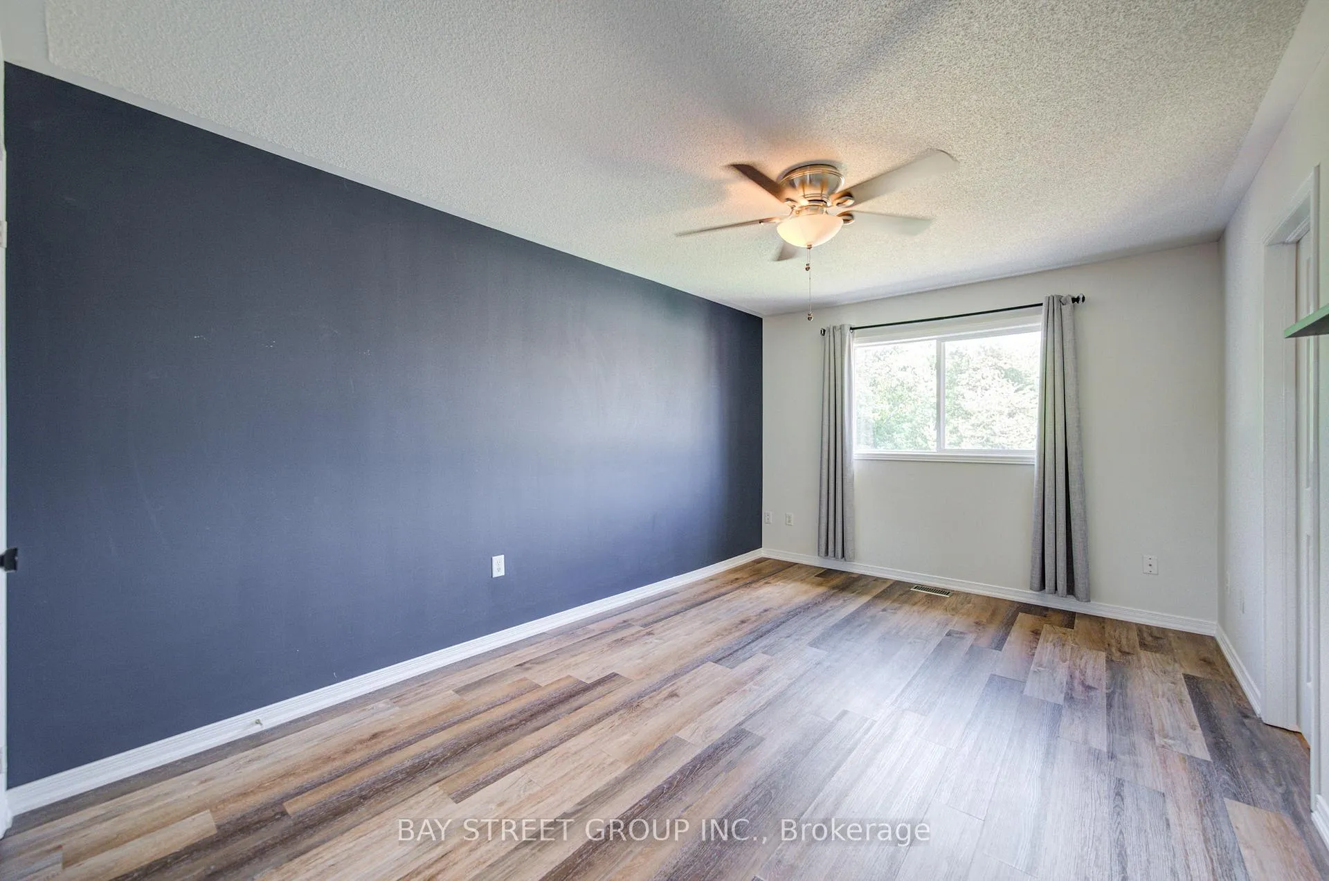 Photo 32 of 1833 Hobson Drive, Burlington, Uptown — HOMEH