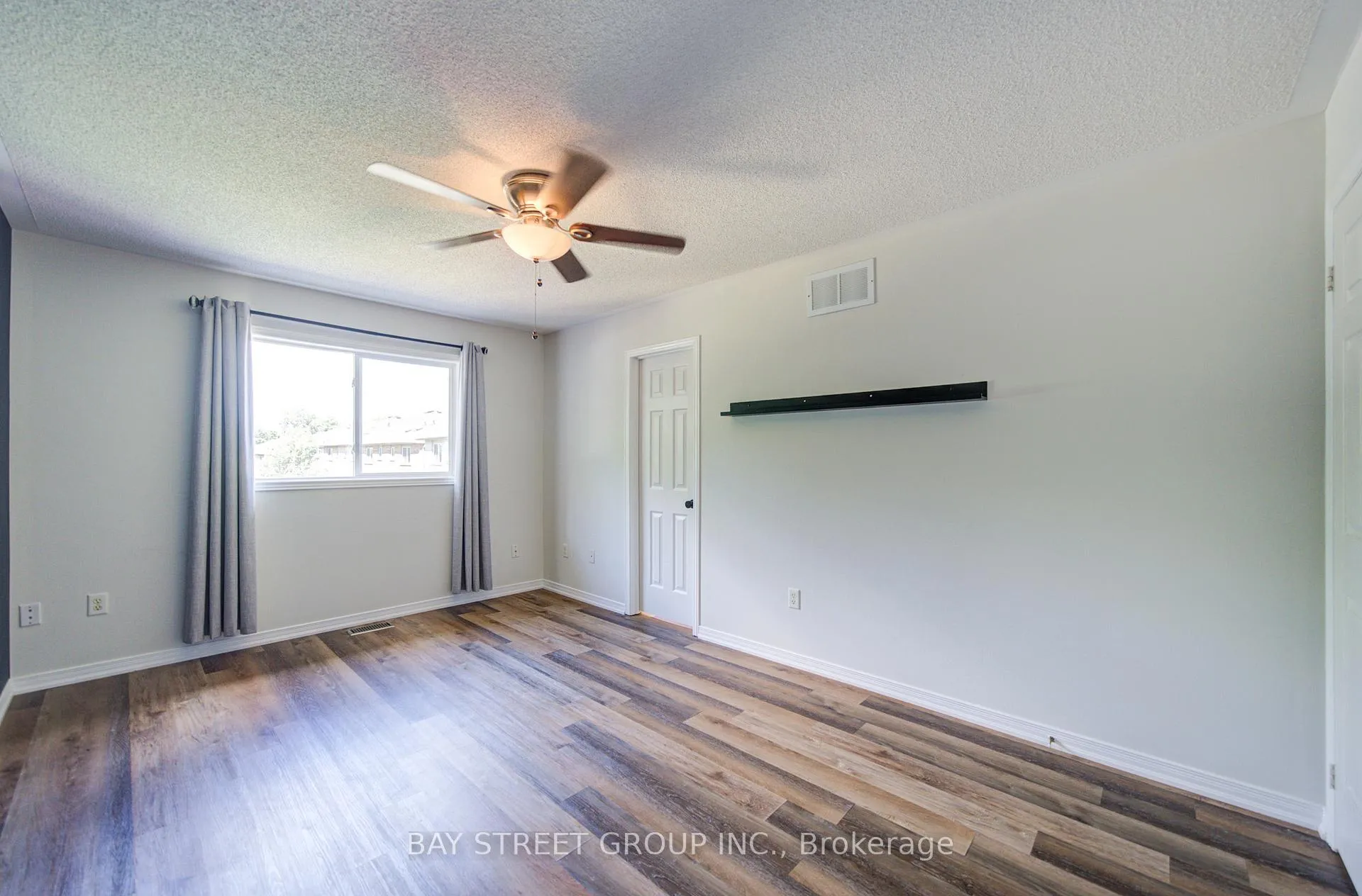 Photo 34 of 1833 Hobson Drive, Burlington, Uptown — HOMEH
