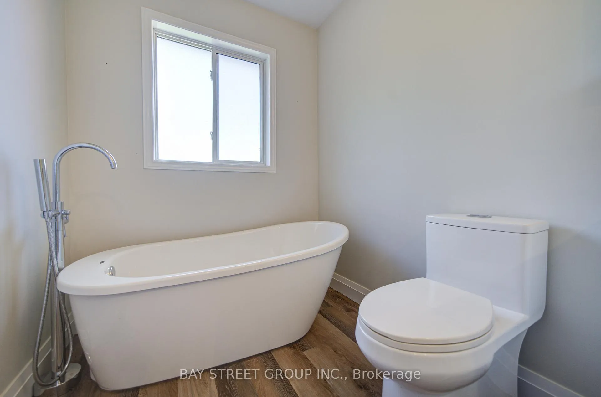 Photo 38 of 1833 Hobson Drive, Burlington, Uptown — HOMEH