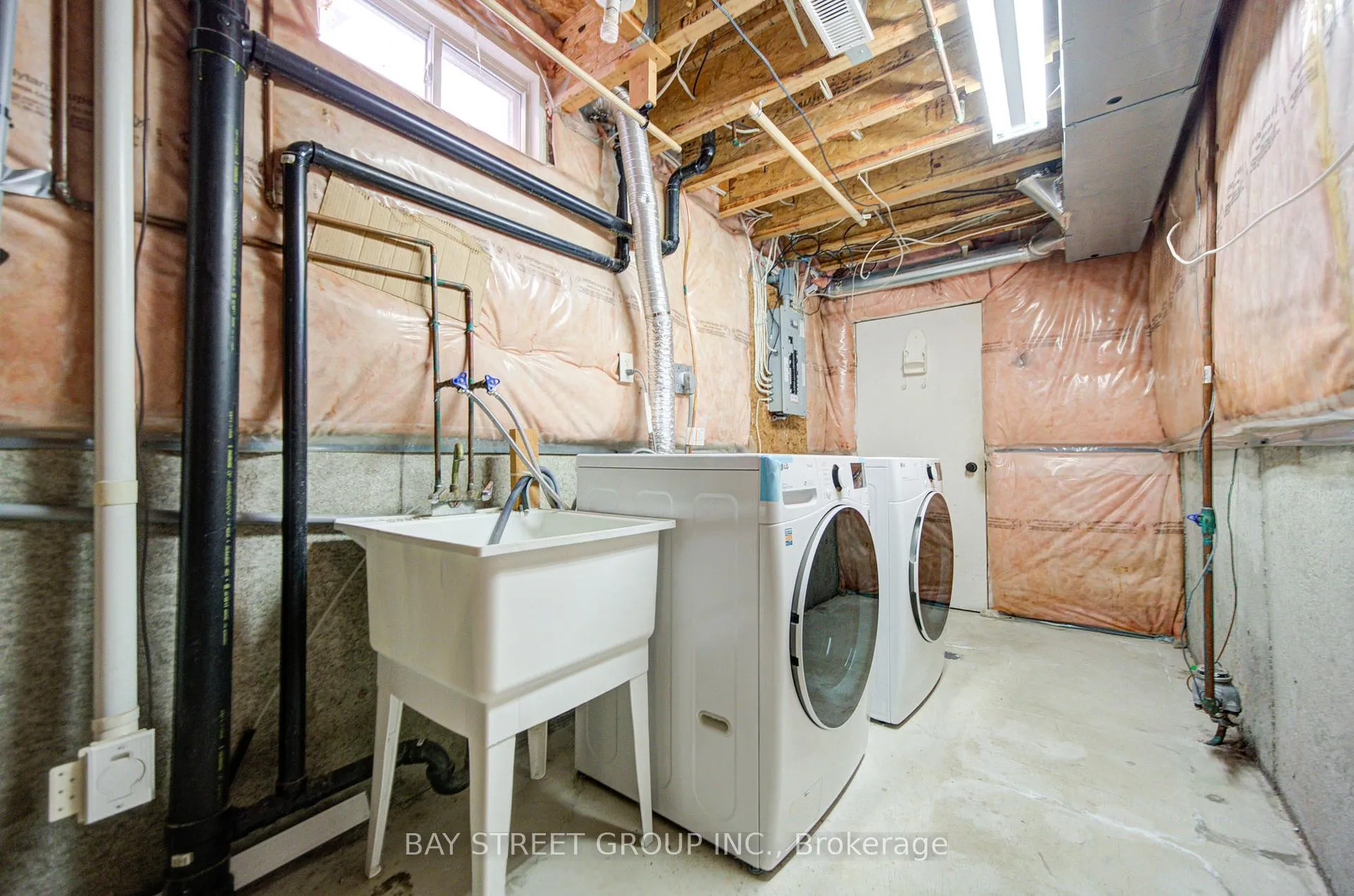 Photo 41 of 1833 Hobson Drive, Burlington, Uptown — HOMEH