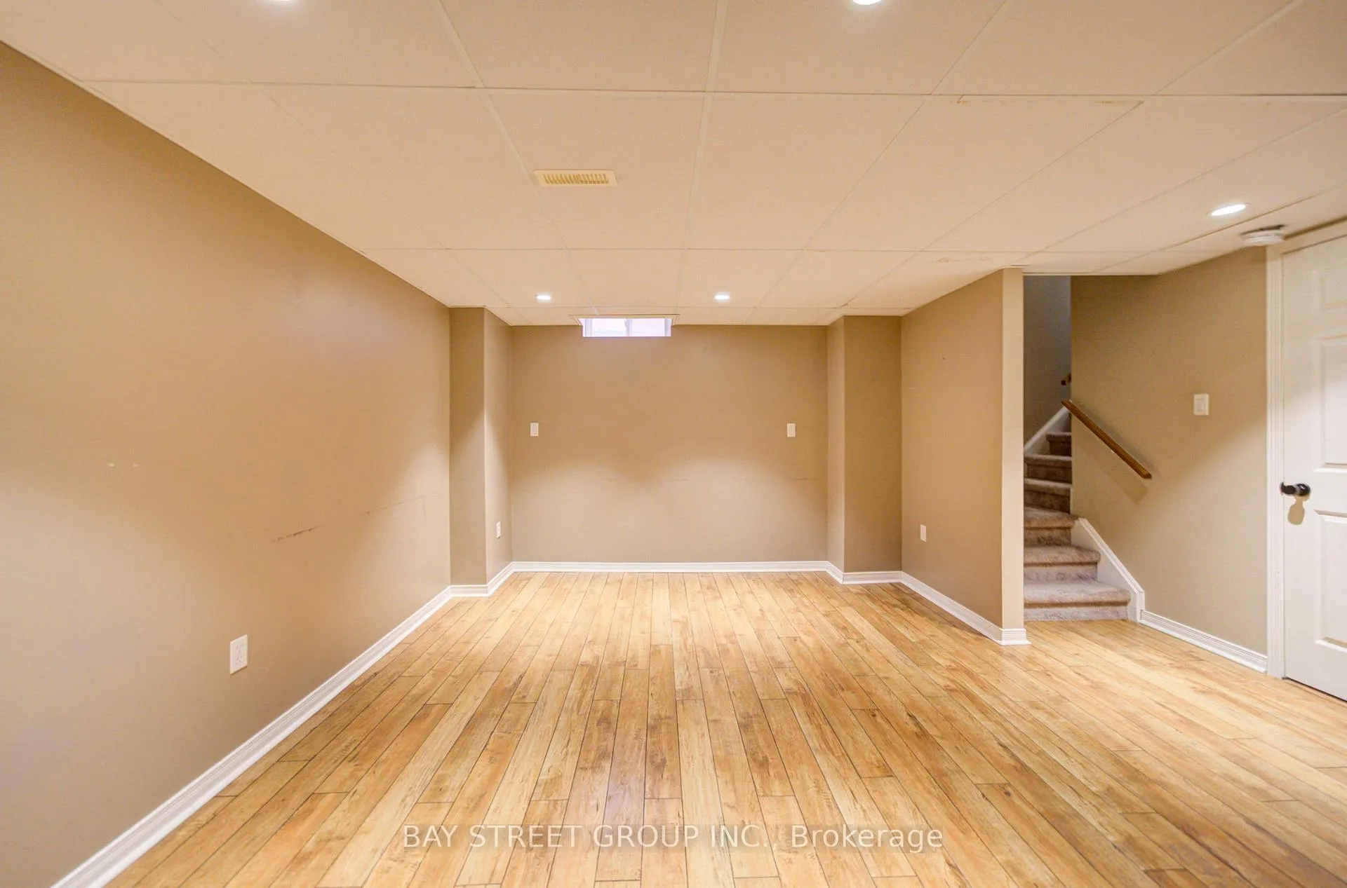 Photo 43 of 1833 Hobson Drive, Burlington, Uptown — HOMEH