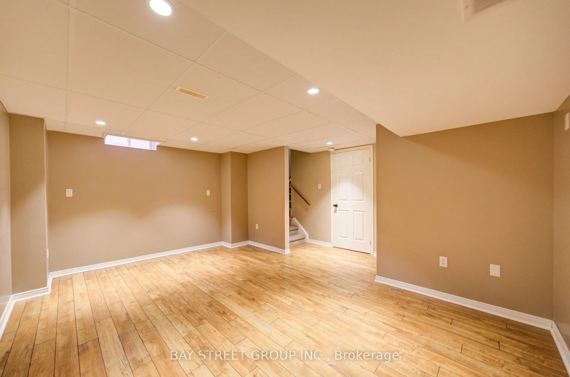 Photo 44 of 1833 Hobson Drive, Burlington, Uptown — HOMEH