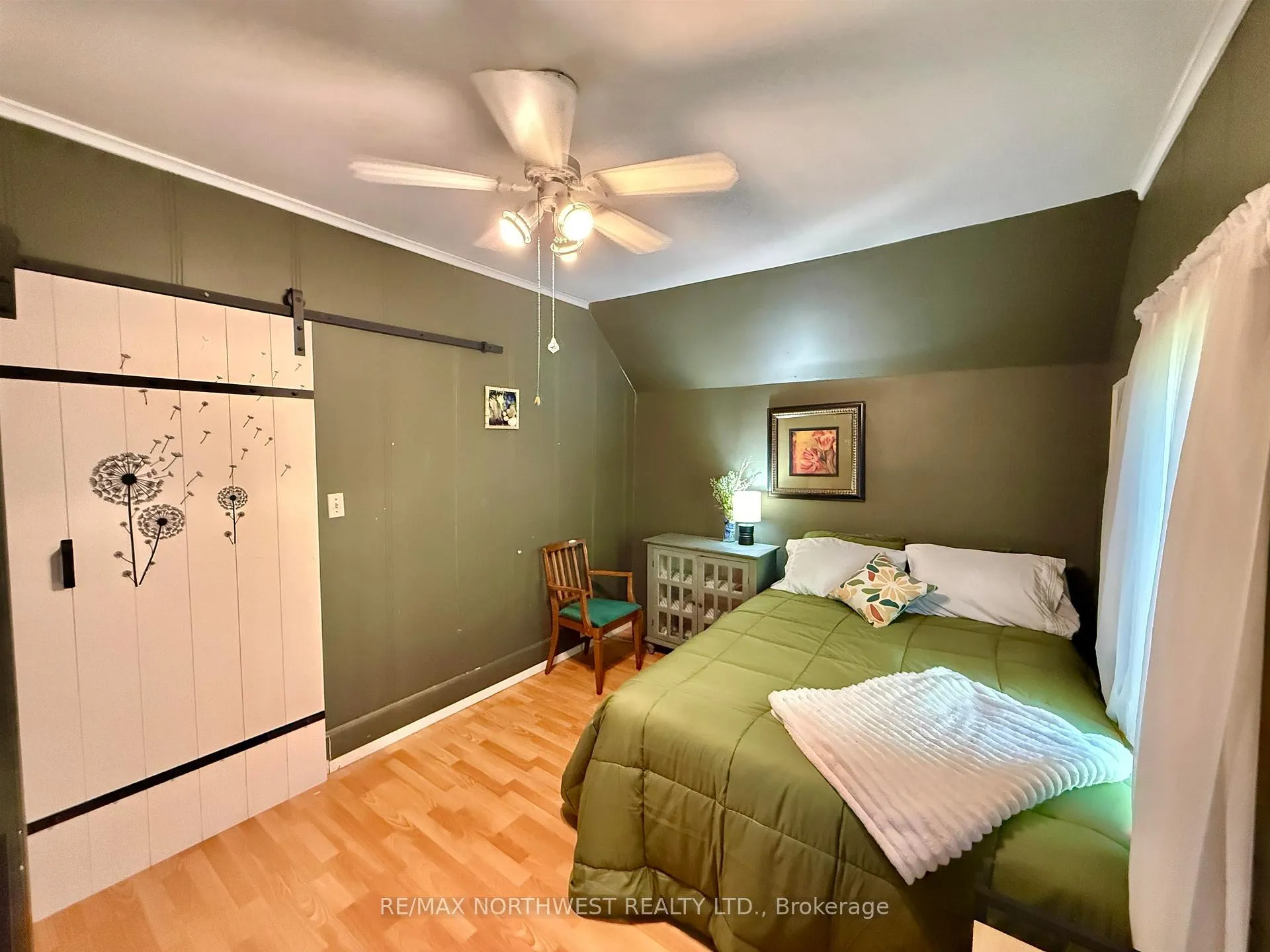 Photo 11 of 433 Third Street S, Kenora, Downtown — HOMEH