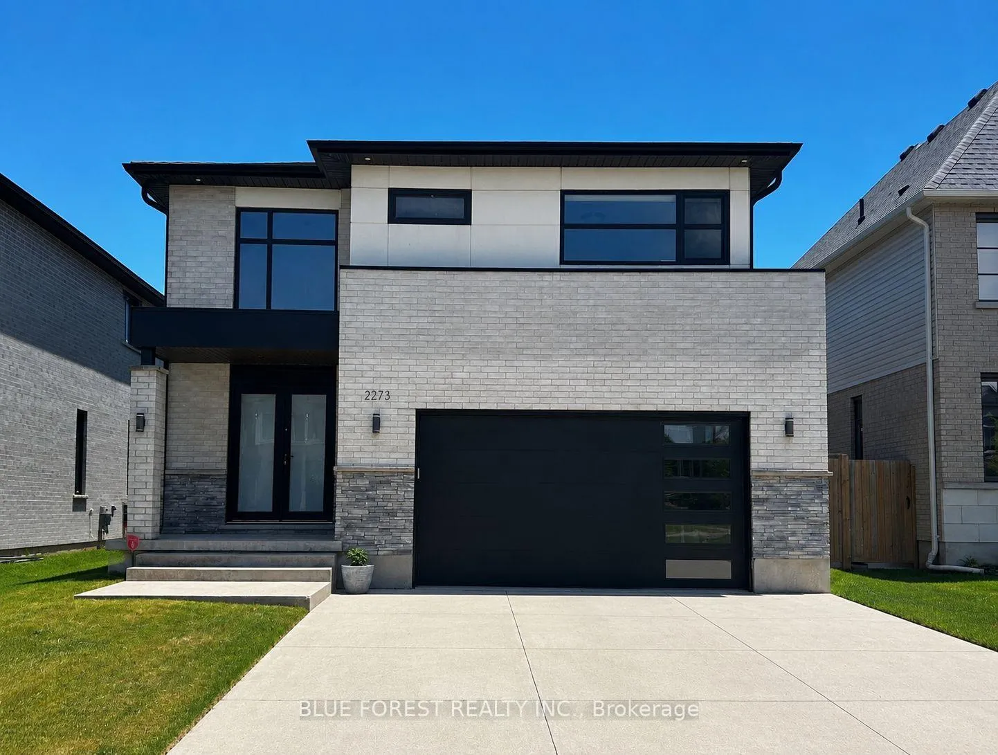 Photo 1 of 2273 Bakervilla Avenue, London, South V — HOMEH