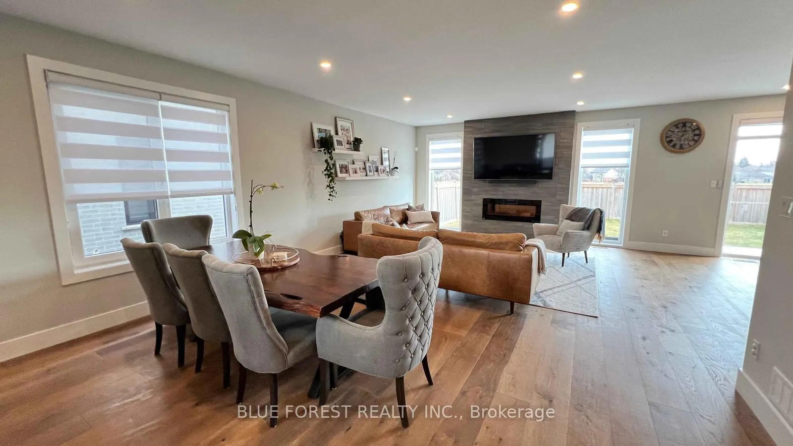 Photo 3 of 2273 Bakervilla Avenue, London, South V — HOMEH