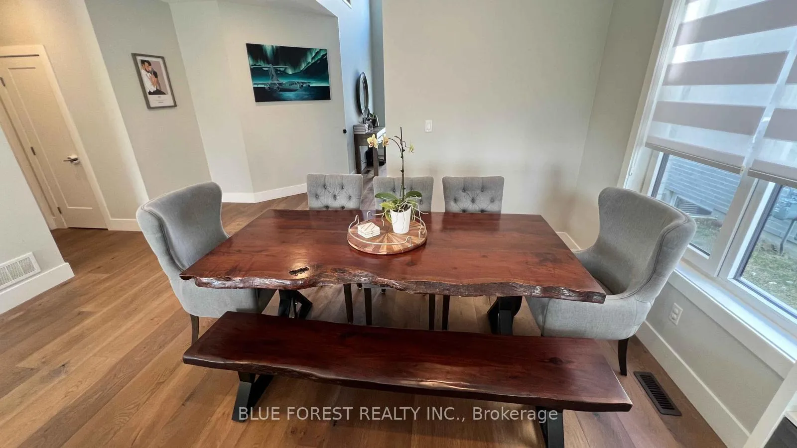 Photo 4 of 2273 Bakervilla Avenue, London, South V — HOMEH