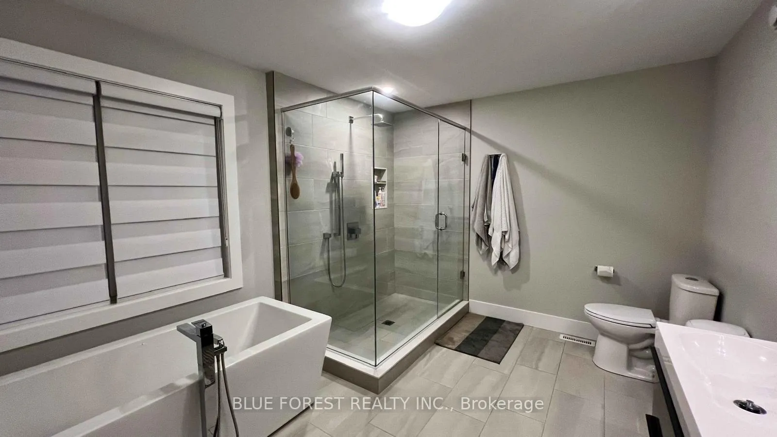 Photo 17 of 2273 Bakervilla Avenue, London, South V — HOMEH