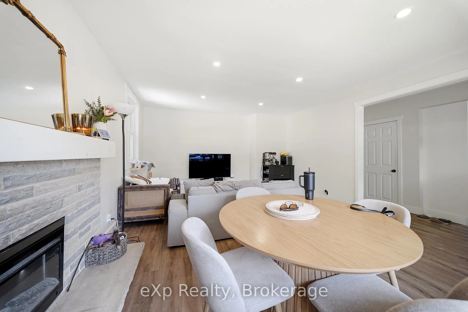 Photo 6 of 87 Golfdale Road, Belleville, Belleville Ward — HOMEH