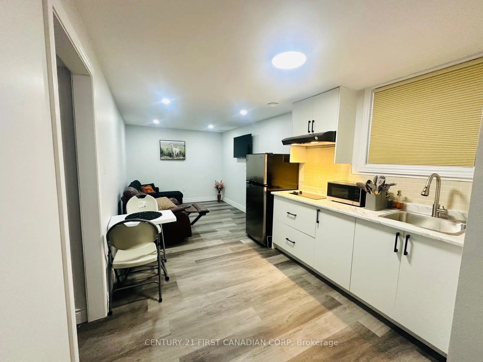 Front of Unit BASEMENT, 3230 Bayham Lane