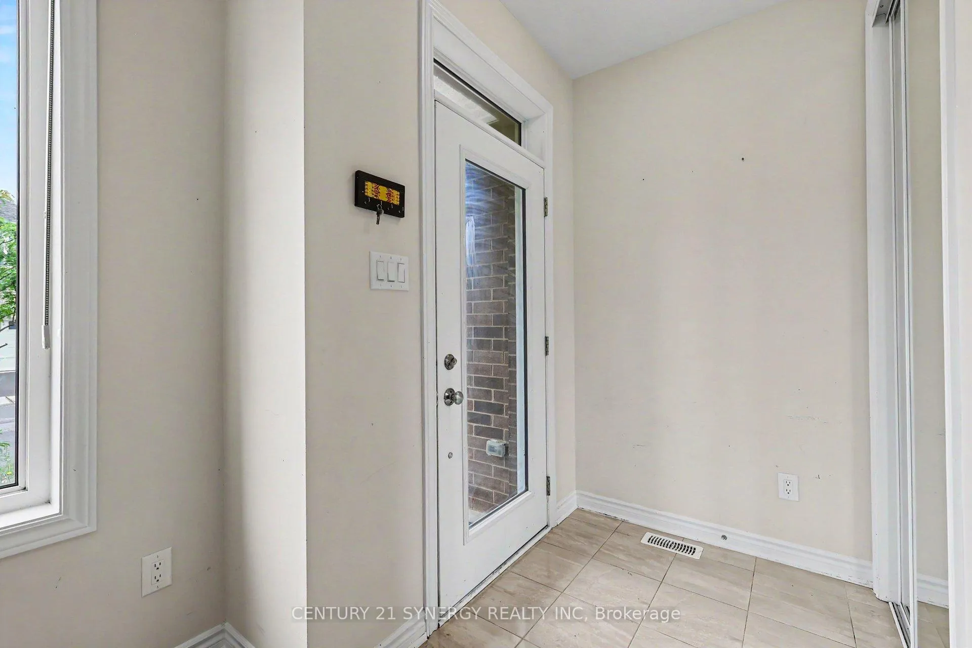 Photo 3 of 1852 Haiku Street, Ottawa, Barrhaven - Half Moon Bay — HOMEH