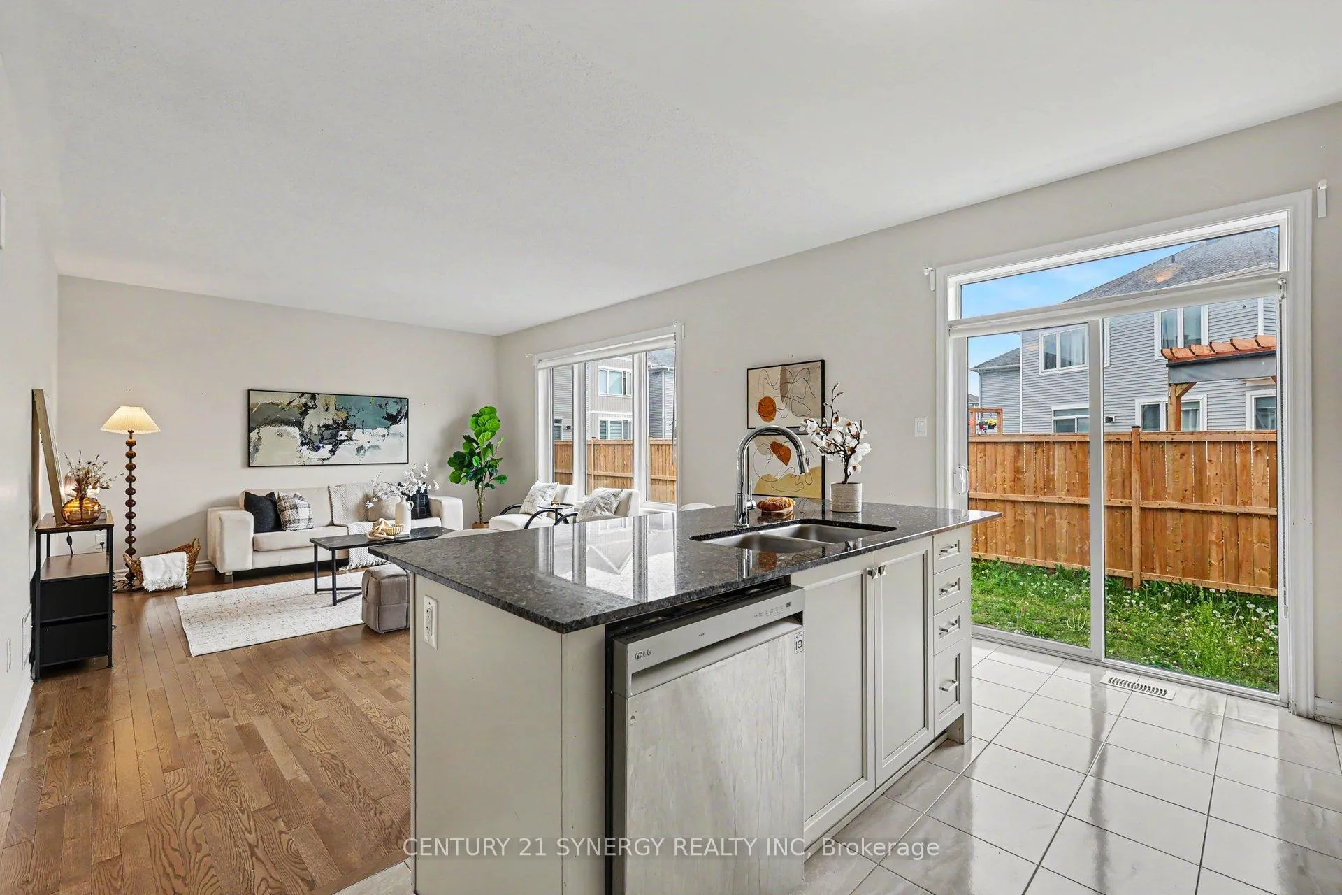 Photo 9 of 1852 Haiku Street, Ottawa, Barrhaven - Half Moon Bay — HOMEH