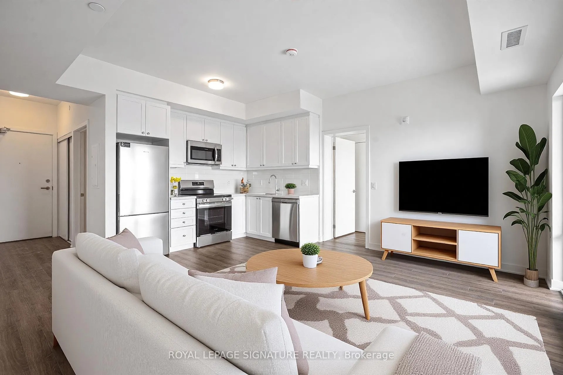 Photo 1 of Unit 502, 51 Clarington Boulevard, Clarington, Bowmanville — HOMEH