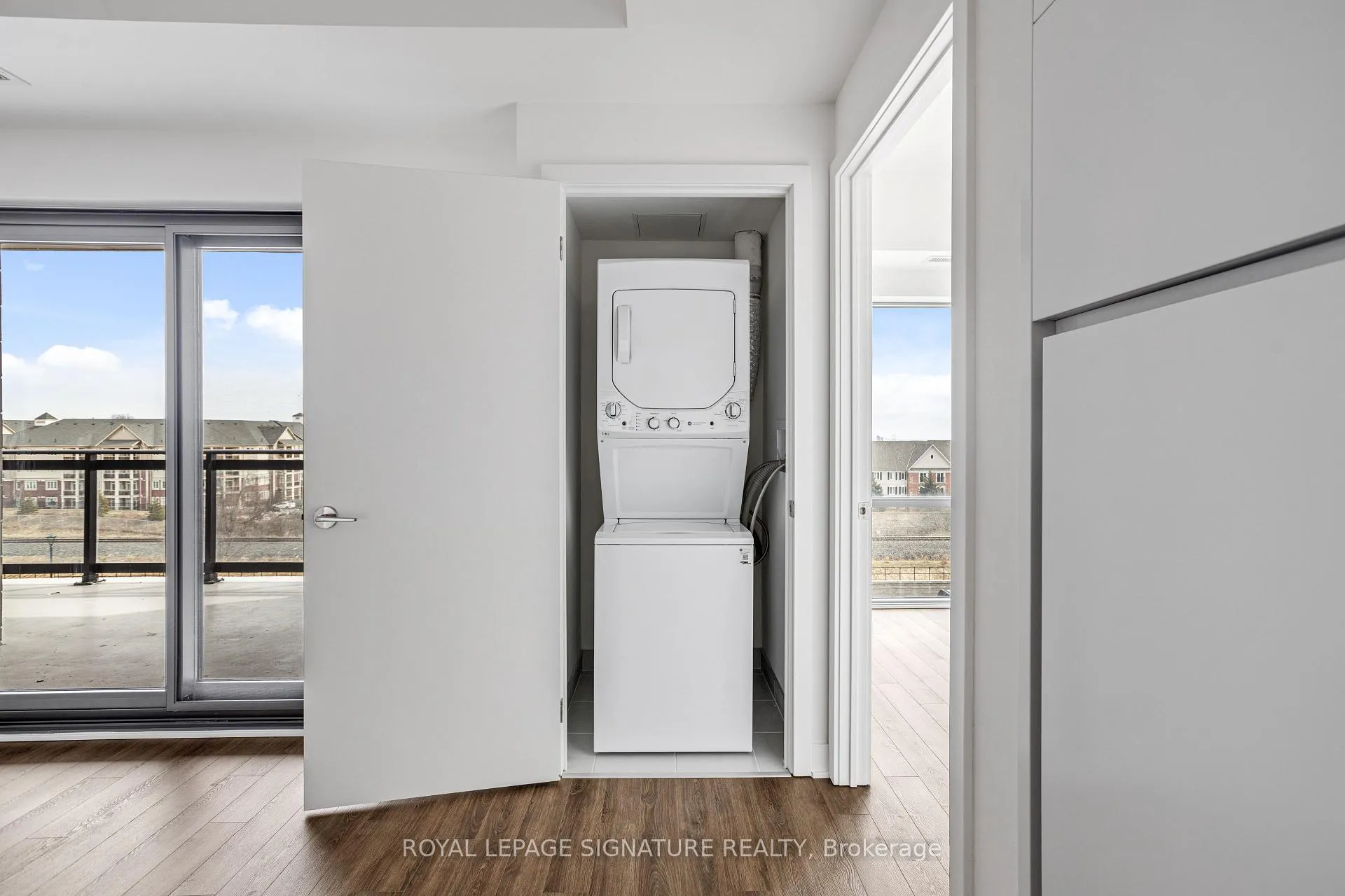 Photo 5 of Unit 502, 51 Clarington Boulevard, Clarington, Bowmanville — HOMEH