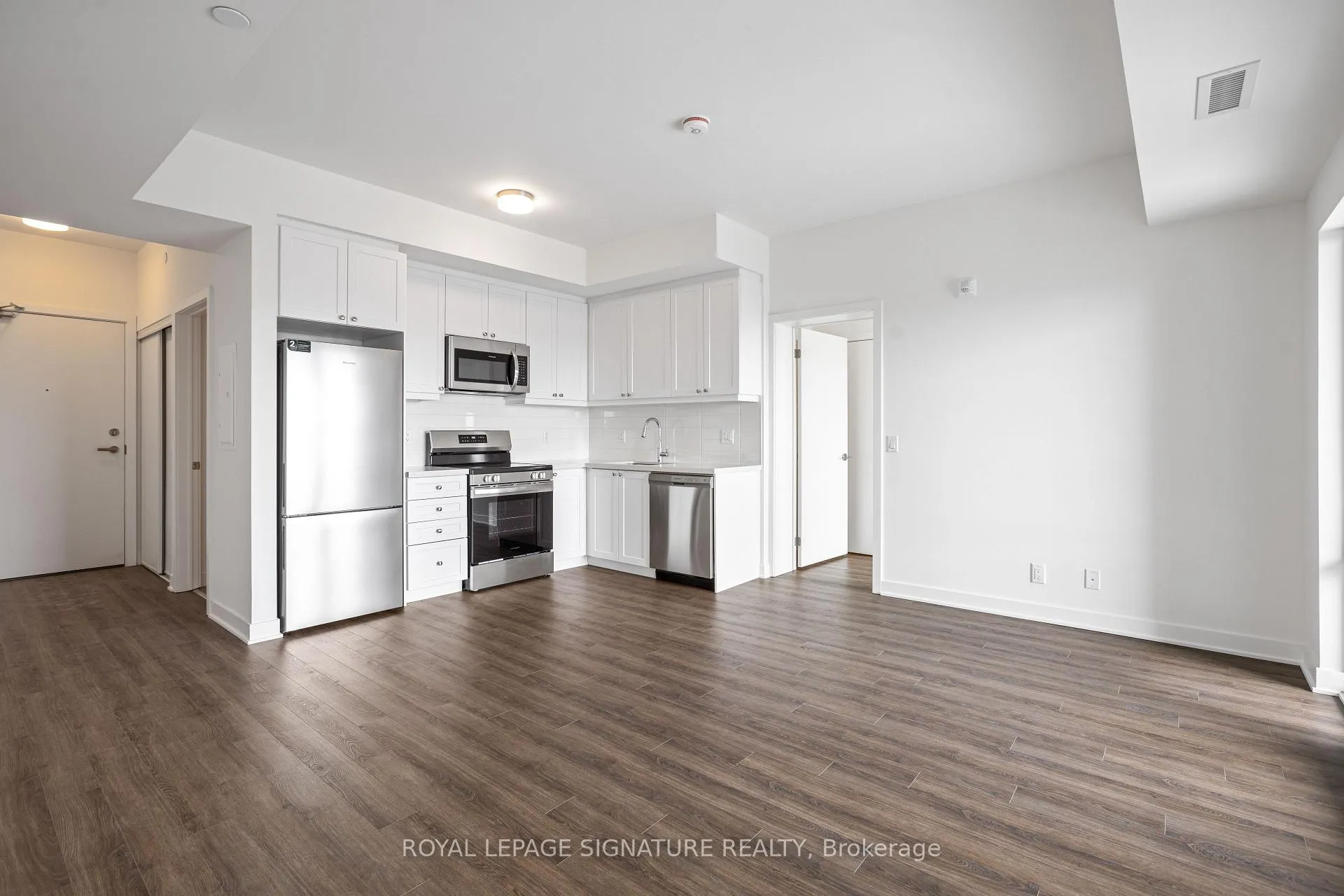 Photo 6 of Unit 502, 51 Clarington Boulevard, Clarington, Bowmanville — HOMEH