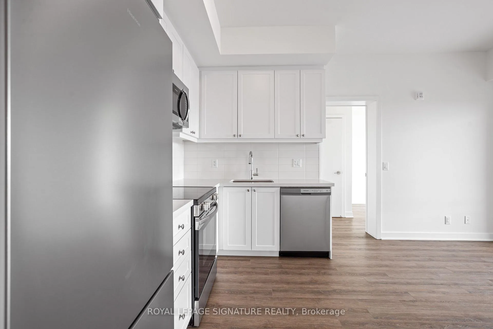 Photo 8 of Unit 502, 51 Clarington Boulevard, Clarington, Bowmanville — HOMEH