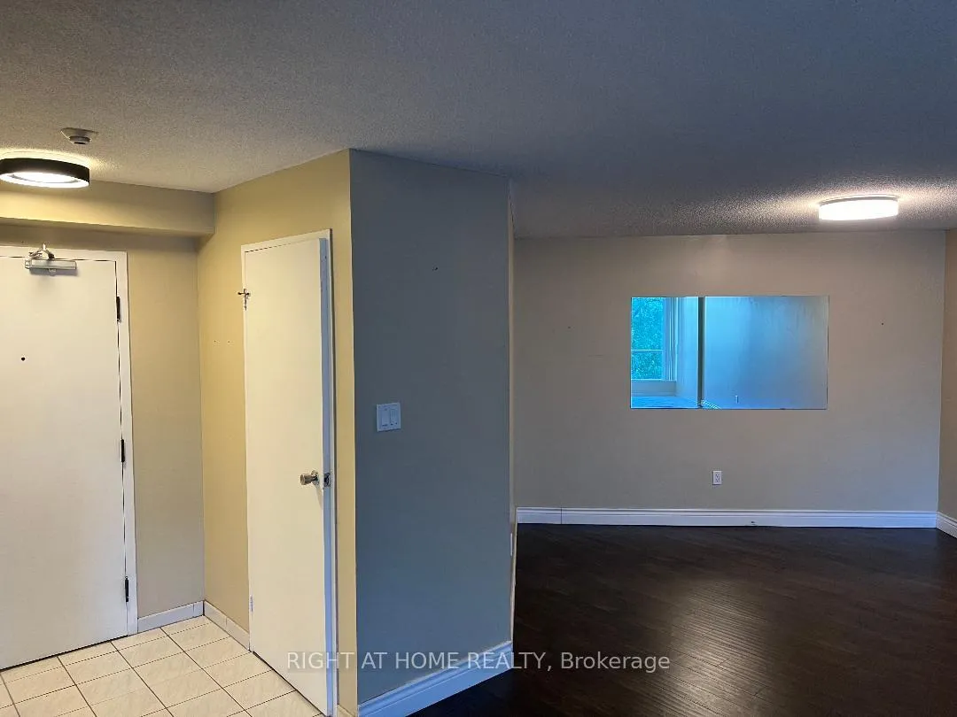 Photo 3 of Unit 409, 5 rowntree Road, Etobicoke, Mount Olive-Silverstone-Jamestown — HOMEH