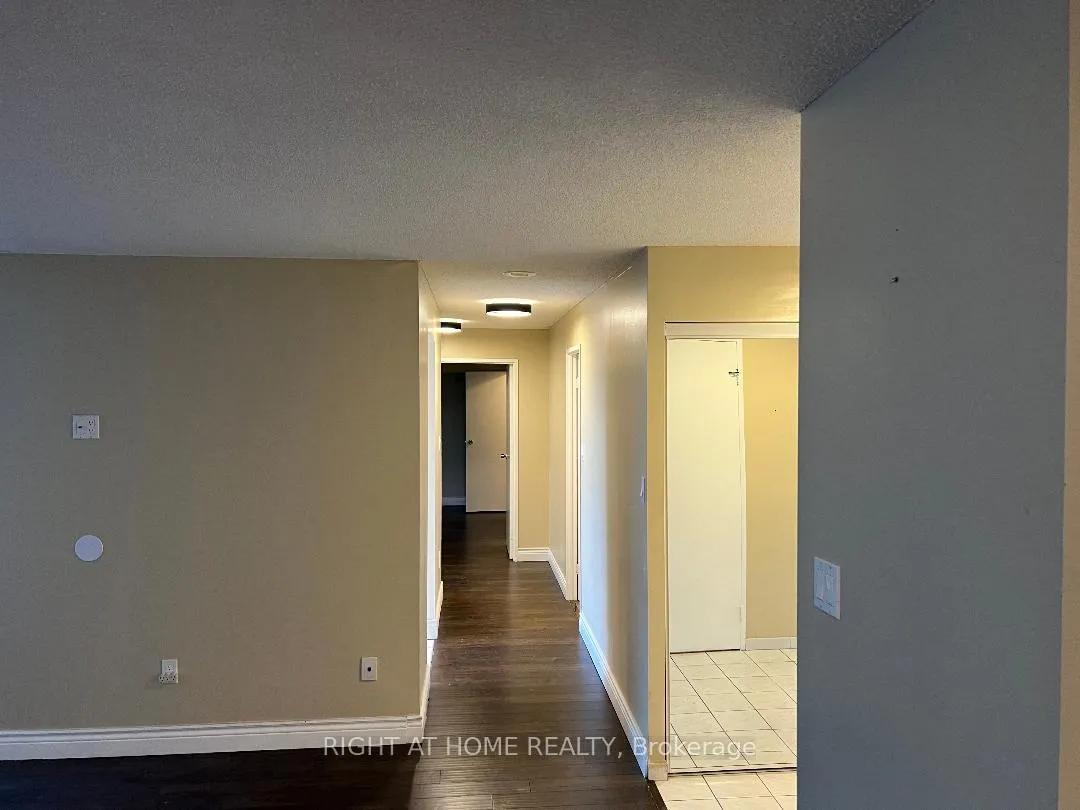 Photo 4 of Unit 409, 5 rowntree Road, Etobicoke, Mount Olive-Silverstone-Jamestown — HOMEH