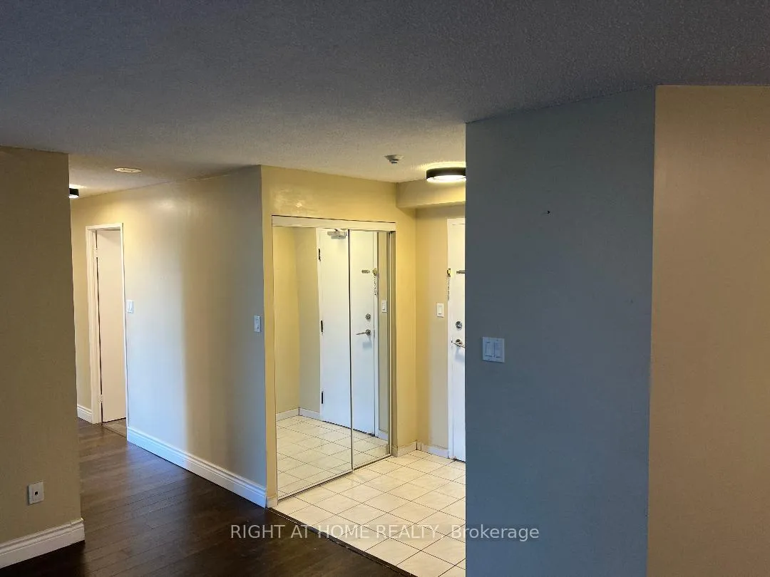 Photo 5 of Unit 409, 5 rowntree Road, Etobicoke, Mount Olive-Silverstone-Jamestown — HOMEH