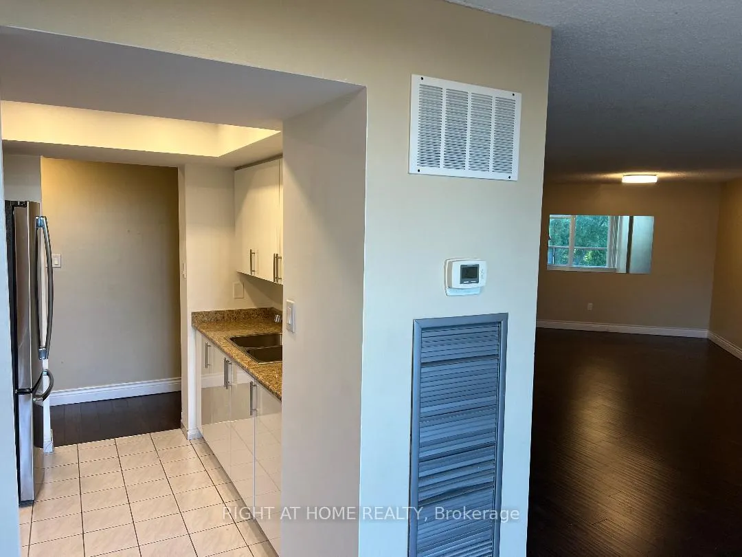 Photo 6 of Unit 409, 5 rowntree Road, Etobicoke, Mount Olive-Silverstone-Jamestown — HOMEH