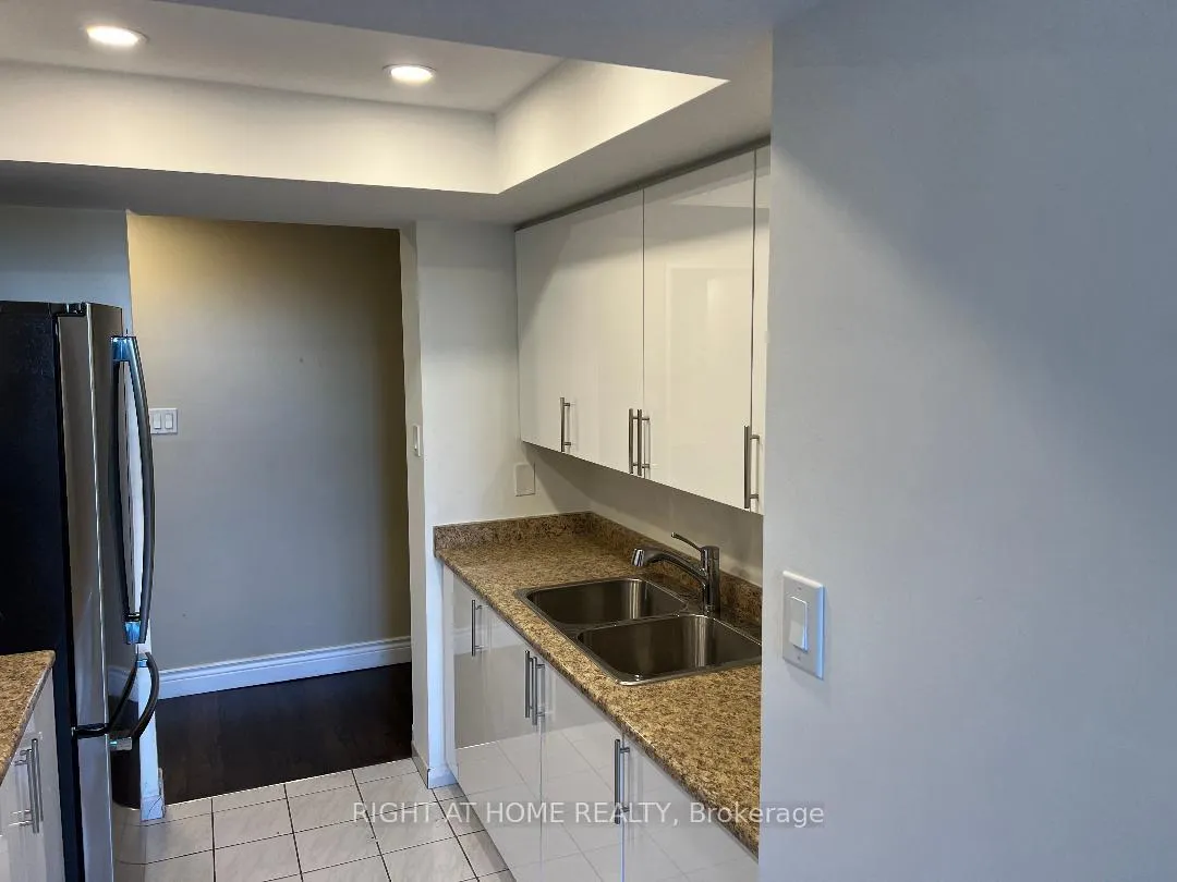 Photo 9 of Unit 409, 5 rowntree Road, Etobicoke, Mount Olive-Silverstone-Jamestown — HOMEH