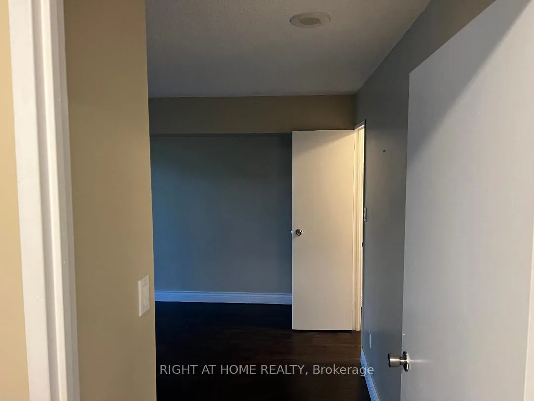 Photo 11 of Unit 409, 5 rowntree Road, Etobicoke, Mount Olive-Silverstone-Jamestown — HOMEH