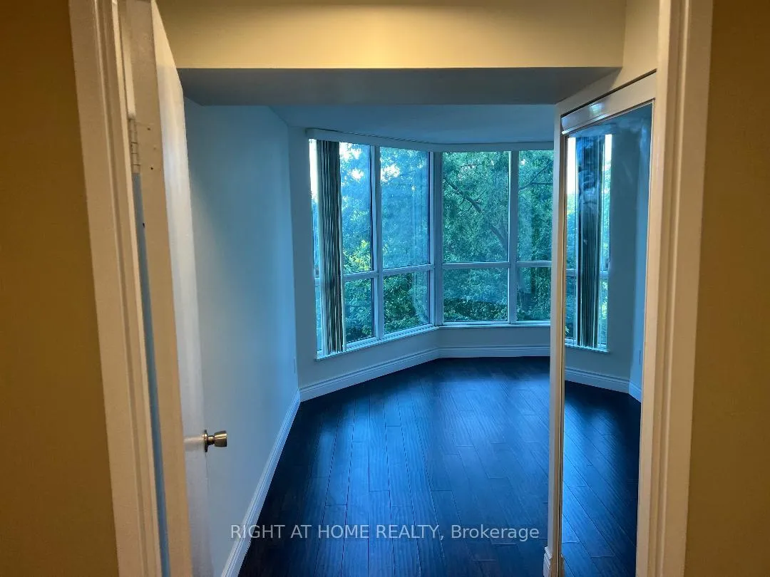 Photo 13 of Unit 409, 5 rowntree Road, Etobicoke, Mount Olive-Silverstone-Jamestown — HOMEH