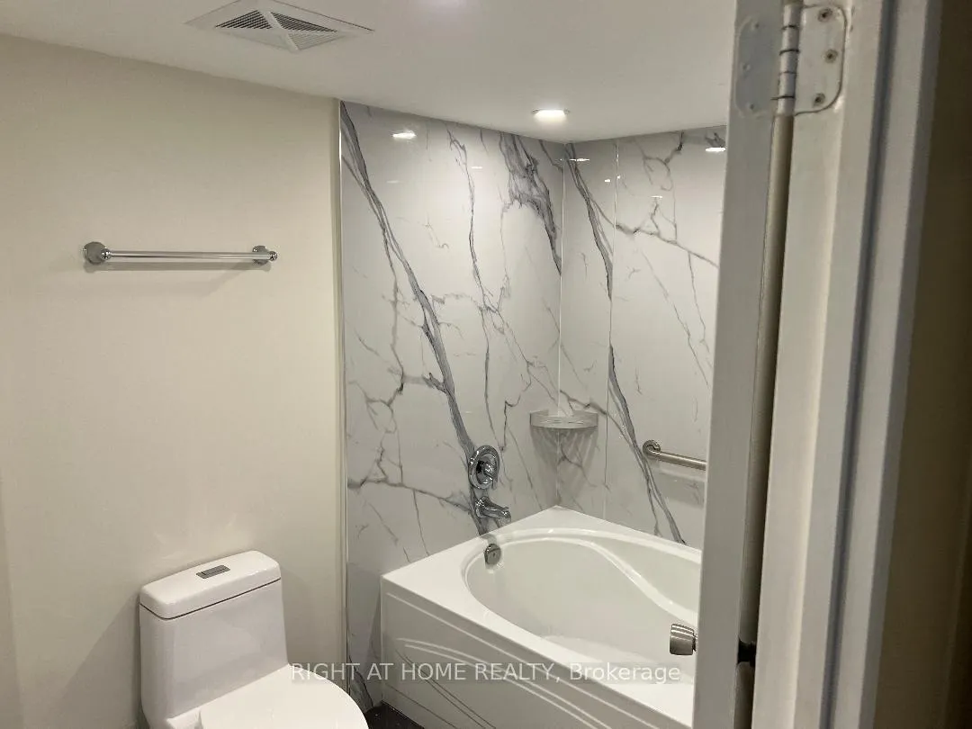 Photo 17 of Unit 409, 5 rowntree Road, Etobicoke, Mount Olive-Silverstone-Jamestown — HOMEH