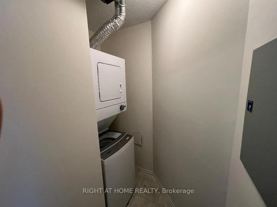 Photo 20 of Unit 409, 5 rowntree Road, Etobicoke, Mount Olive-Silverstone-Jamestown — HOMEH
