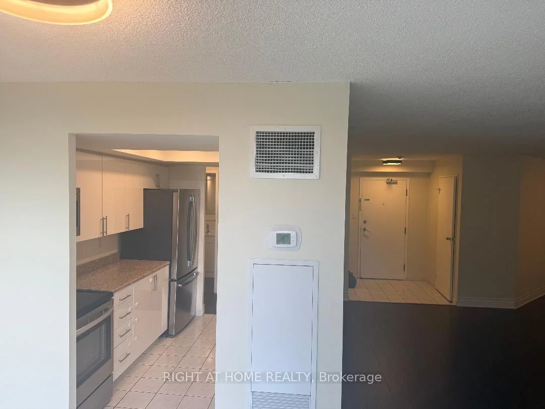 Photo 26 of Unit 409, 5 rowntree Road, Etobicoke, Mount Olive-Silverstone-Jamestown — HOMEH