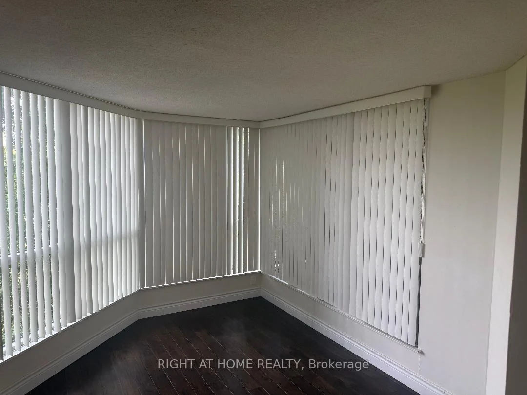Photo 31 of Unit 409, 5 rowntree Road, Etobicoke, Mount Olive-Silverstone-Jamestown — HOMEH