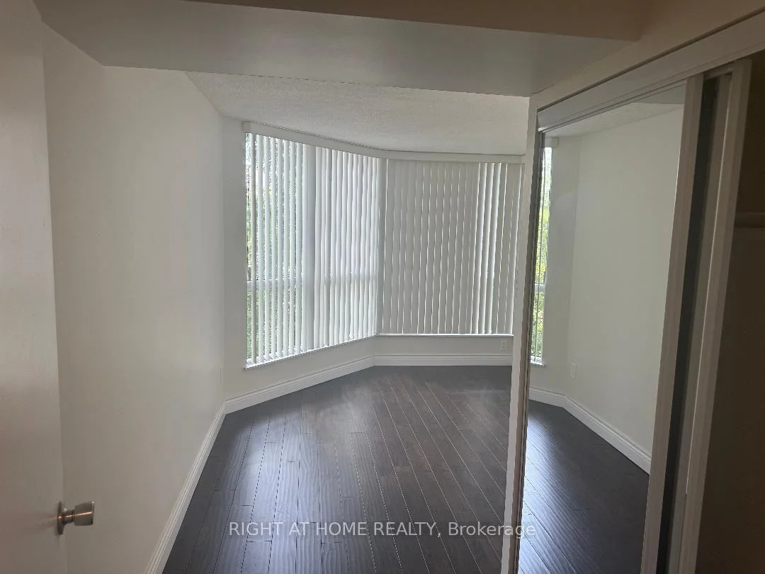Photo 33 of Unit 409, 5 rowntree Road, Etobicoke, Mount Olive-Silverstone-Jamestown — HOMEH