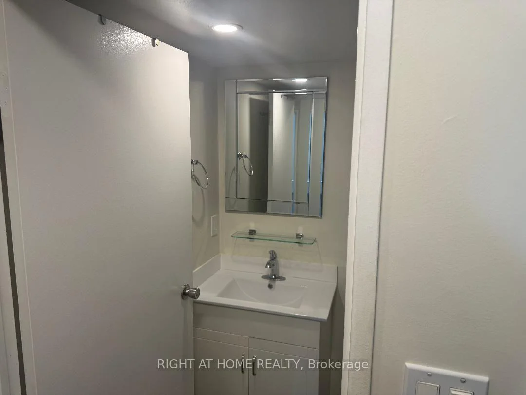 Photo 35 of Unit 409, 5 rowntree Road, Etobicoke, Mount Olive-Silverstone-Jamestown — HOMEH