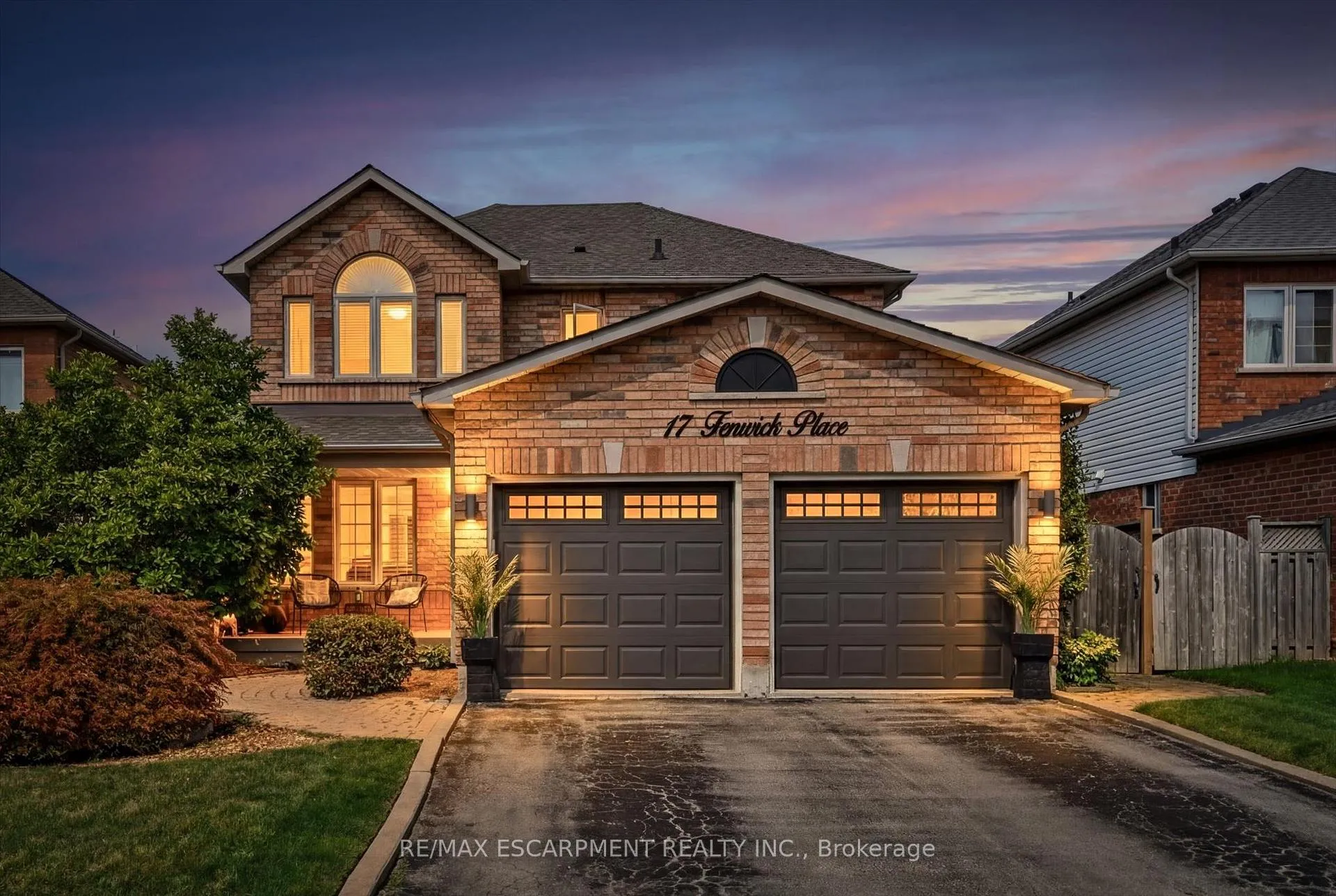 Photo 1 of 17 Fenwick Place, Hamilton, Waterdown — HOMEH